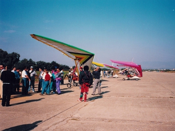 Αεραθλητική εκδήλωση από την Αερολέσχη Αγρινίου το 1995 (Βίντεο-Αρχείο)